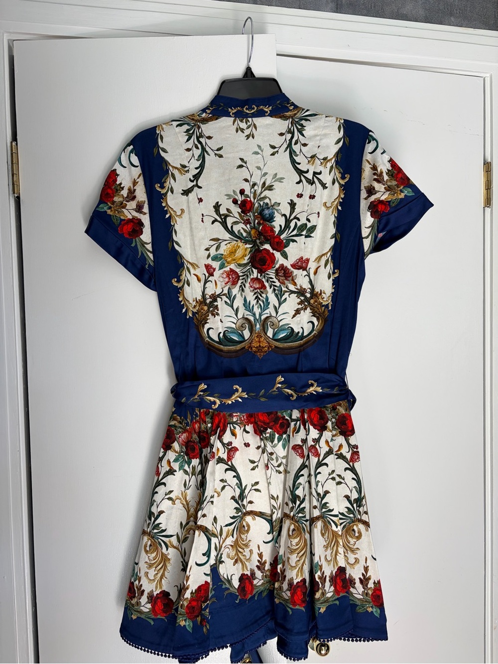 Alice + Olivia Blue & White Floral Mandarin-Collar Mini Dress - Picture 7 of 8